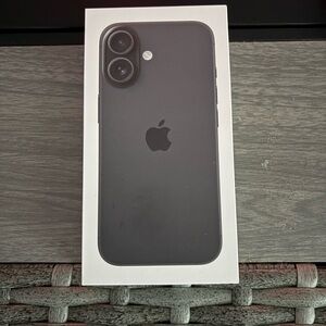Apple iPhone 16 - Black